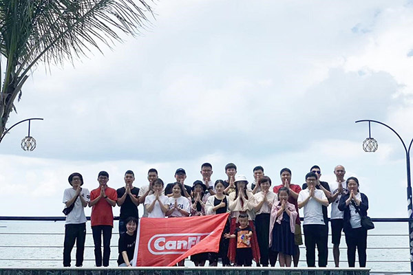 Syarikat Canfly pergi ke Thailand semasa sambutan ulang tahun syarikat